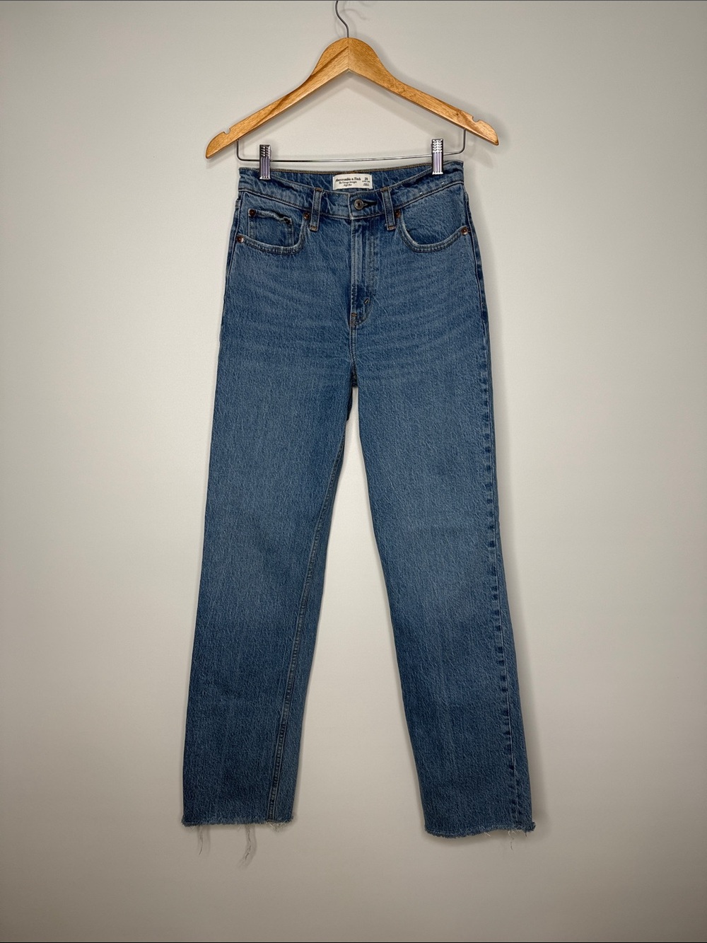 Abercrombie & Fitch High Rise Vintage Straight Jean 25XL